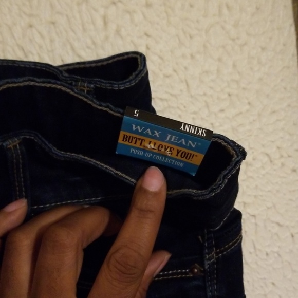 Heartbreaker Distressed Jeans - Dark Denim - Picture 4 of 5